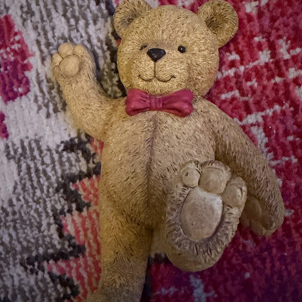 Home Interiors Tan Teddy Bear with Red Bow wall hook